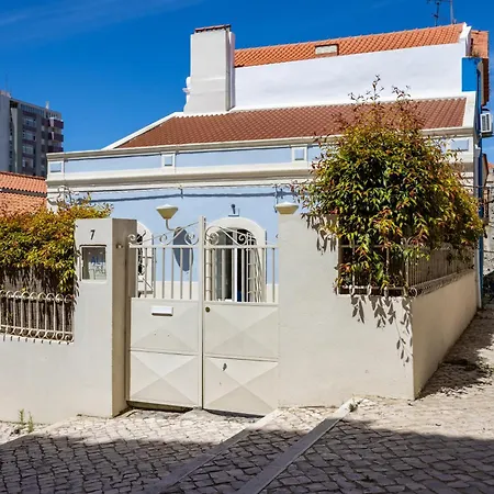 Postigo Do Cais - By Y Concept