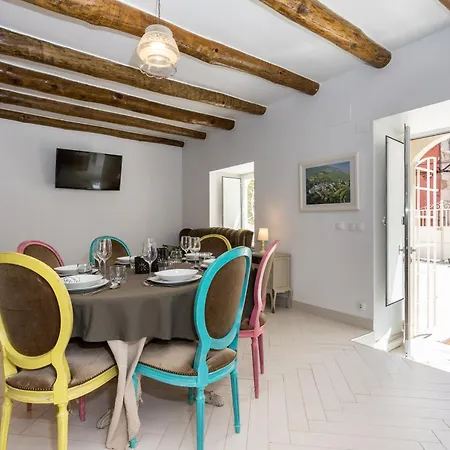 Postigo Do Cais - By Y Concept