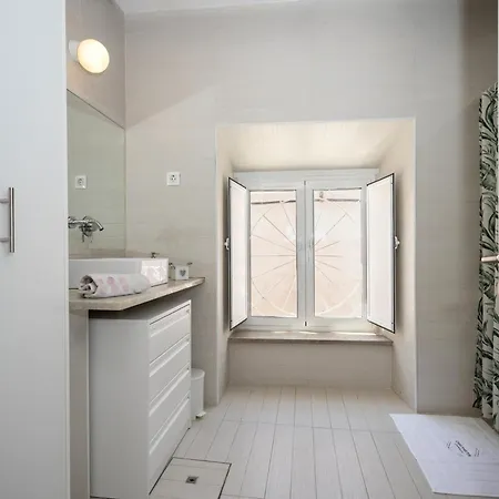 Postigo Do Cais - By Y Concept *