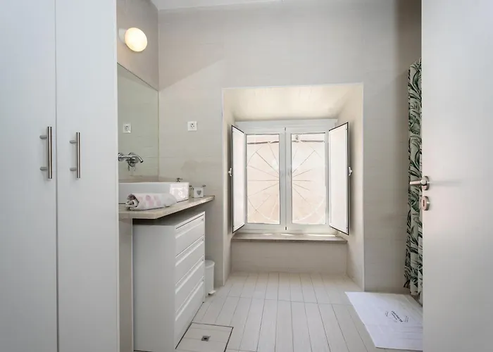 Postigo Do Cais - By Y Concept *